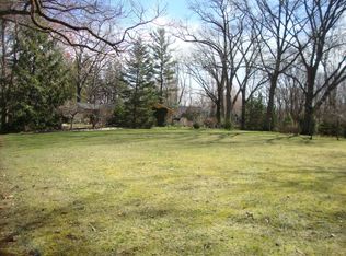 16271 Lakeshore Rd, Union Pier, MI 49129