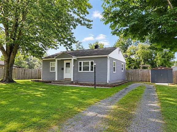 4th image of 14 Seneca Manor Dr