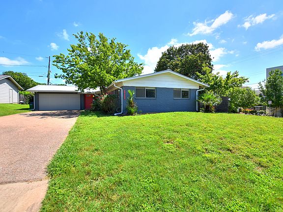 3rd image of 1800 Blue Crest Dr