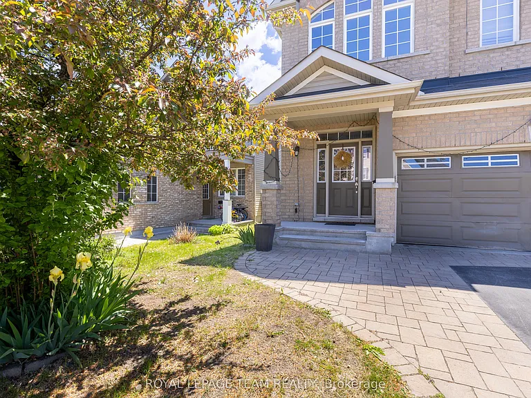 212 Huntsville Dr — Photo 3