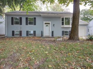 808 Oakcrest Dr, Champaign, IL 61821