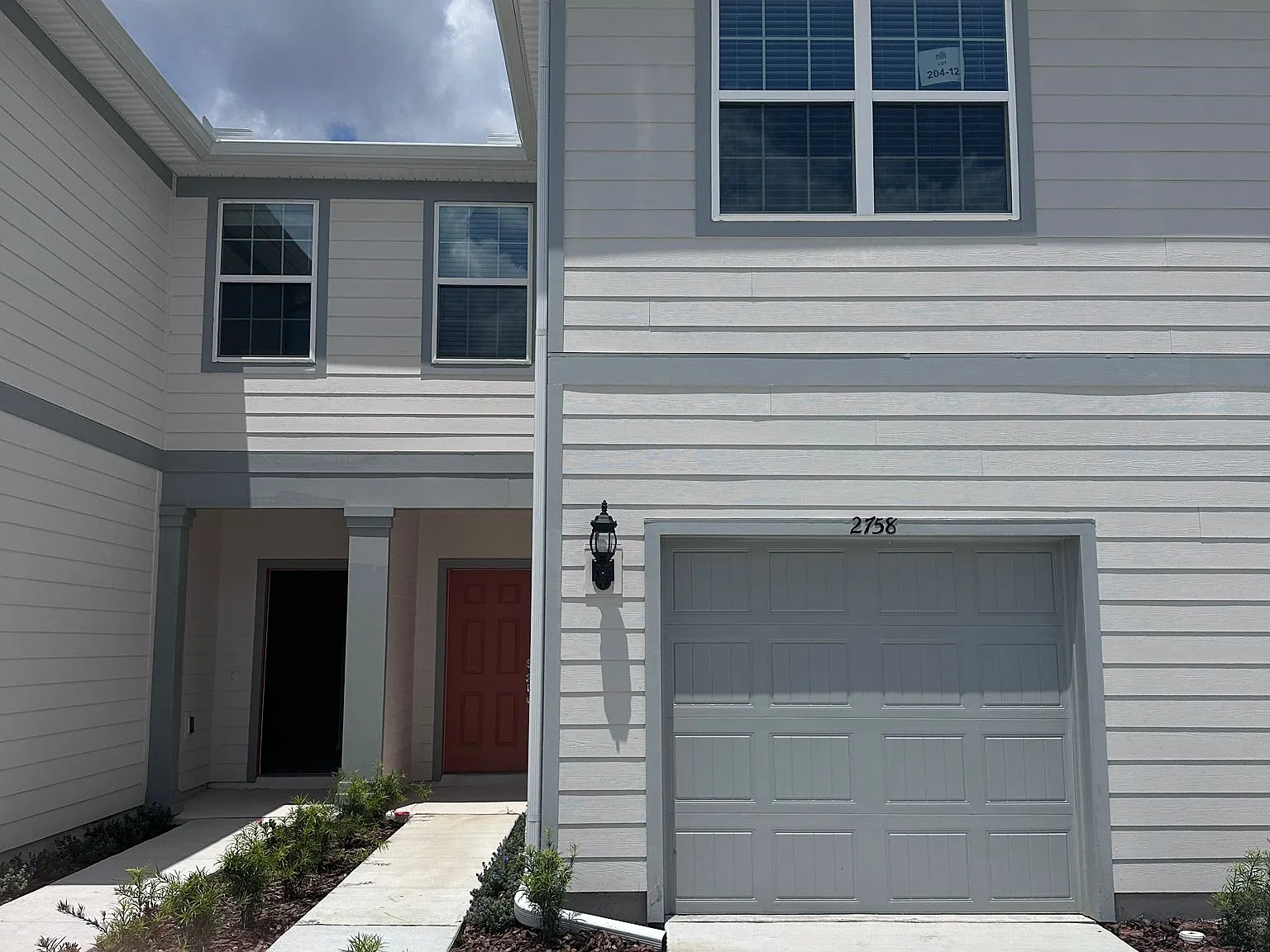 3 bed, 2.5 bath, 1699 sqft, $2,150 — Photo 2