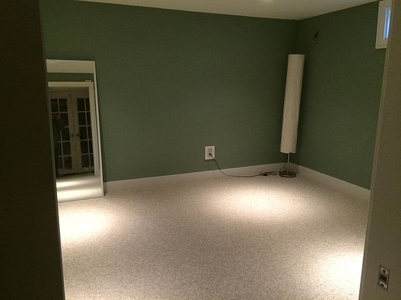 Bedroom/ bonus room