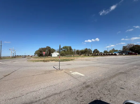 1048 Highway 60, Chester, OK 73838