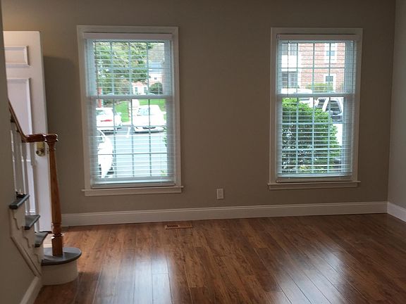 Entry door into the living