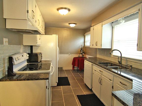 5th image of 1307 Delwin St