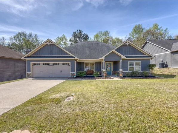 46 Oakwood Dr, Phenix City, AL 36870