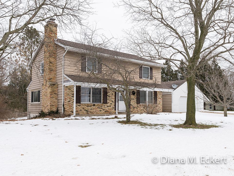 1st image of 2581 Rockhill Dr NE