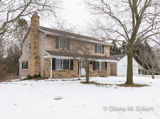 2581 Rockhill Dr NE, Grand Rapids, MI 49525