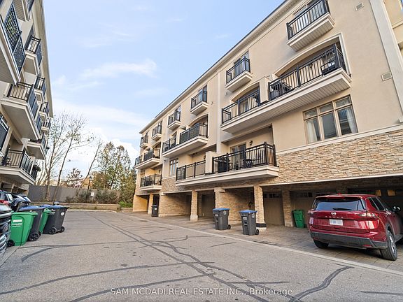 3rd image of 3083 Cawthra Rd #23