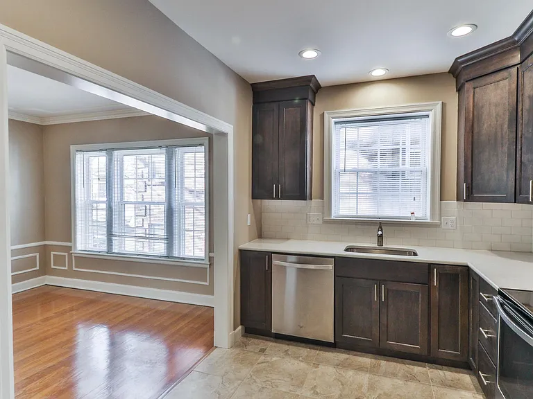 7545 Oxford Dr #3W — Photo 8