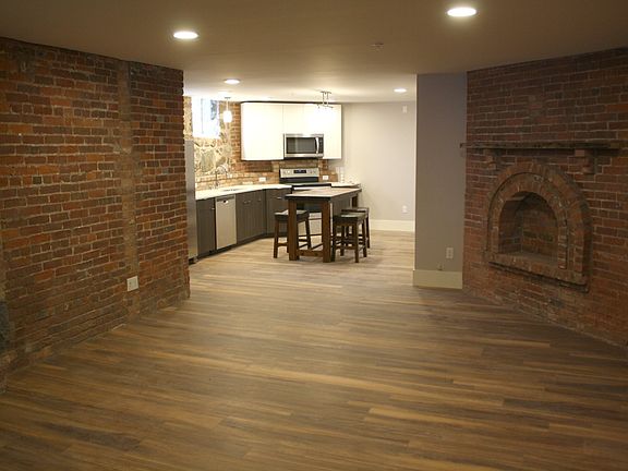 2nd image of 1509 E Superior St #100