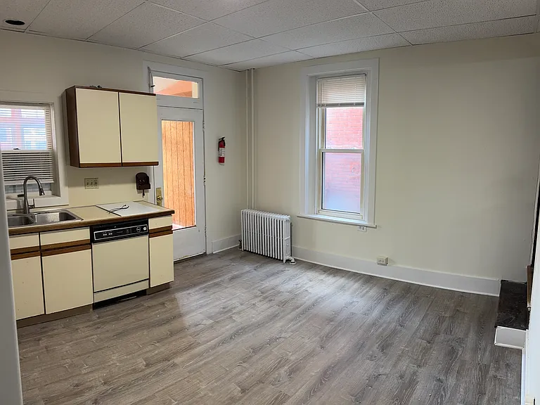 581 Guilford St — Photo 24