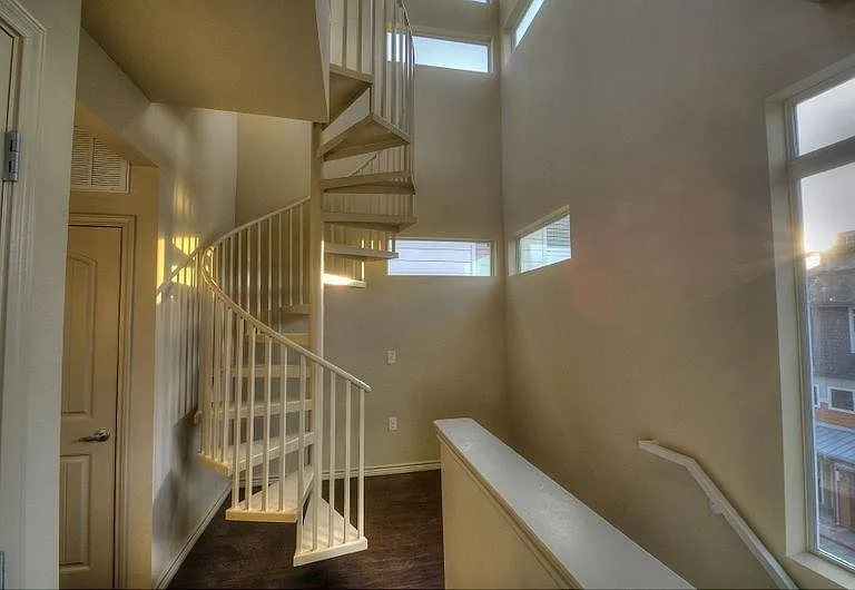 2606 Wilson St — Photo 8