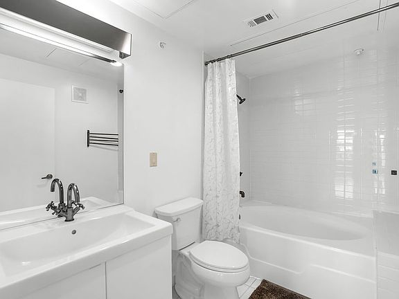 3rd image of 1111 S Akard St Unit 304