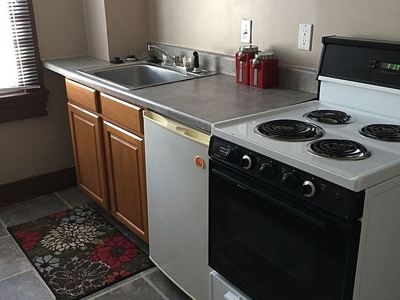 5th image of 1030 Tippecanoe St APT 3