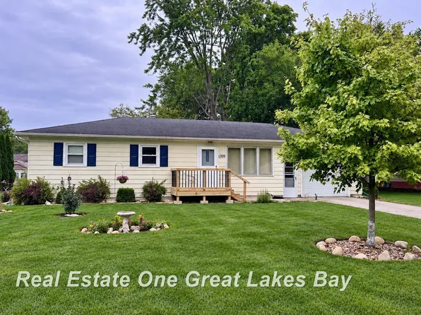 1309 Leo St, Saginaw, MI 48638