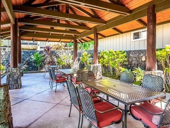3rd image of 75-6025 Alii Dr APT N202