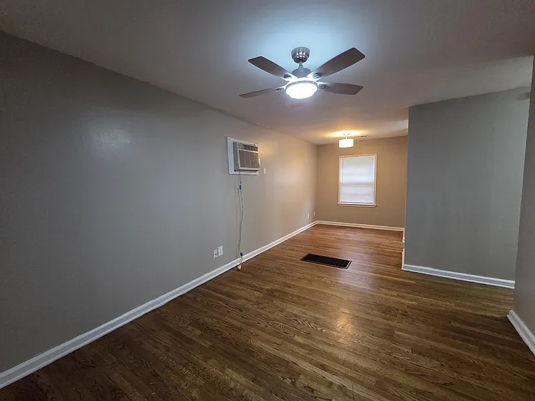 1706 Echles St — Photo 13