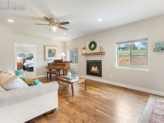 5th image of 1145 Ptarmigan Dr