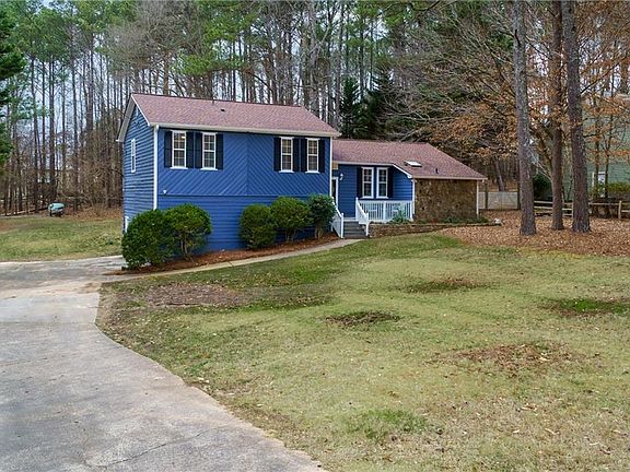 2nd image of 520 Victoria Rd