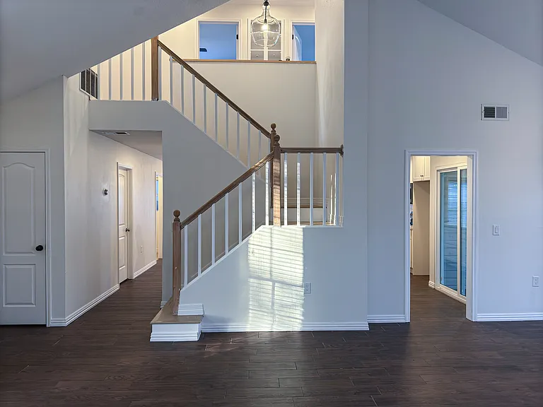 8218 Galespoint — Photo 3