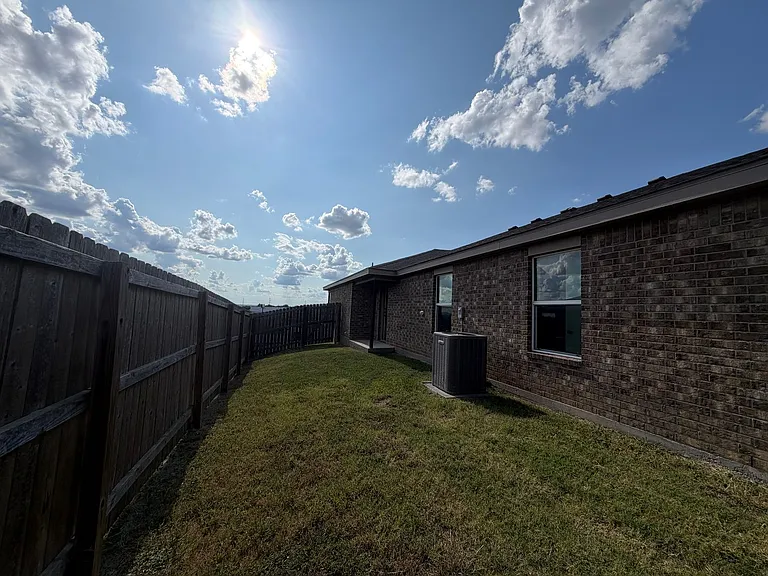403 Olaf Dr #B — Photo 12