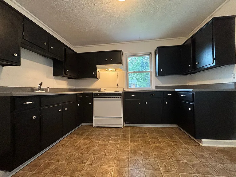 631 N Brown Ave — Photo 11