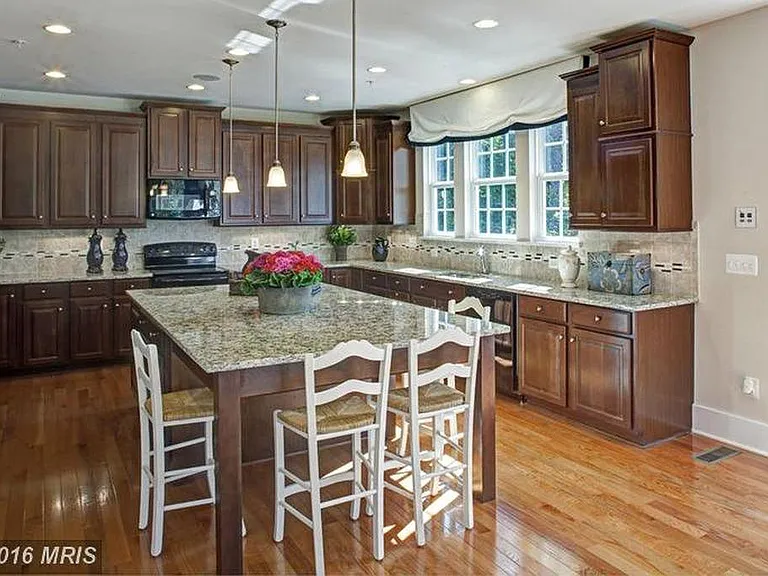 2191 Potomac River Blvd — Photo 2