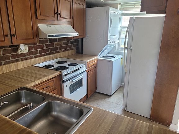3rd image of 2530 E North St Unit 11-F