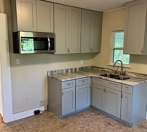 3rd image of 1510 Myrtle Dr