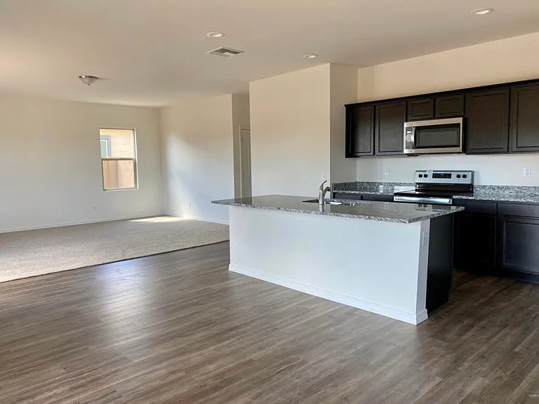 389 S Soledad Ln — Photo 2