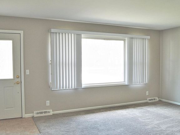 5th image of 5546 Hall St SE