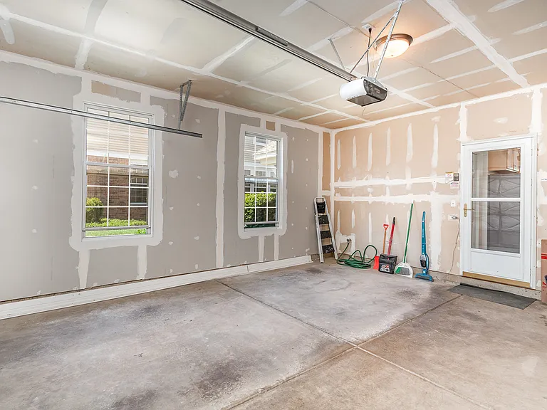 593 Springbrook Trl N — Photo 13