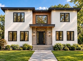 9 Cliffside Dr, Livingston, NJ 07039