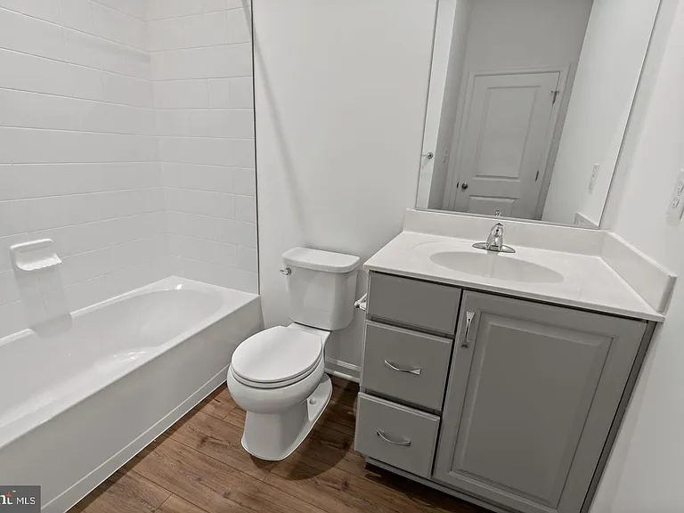 646 Hemsworth Ln — Photo 8