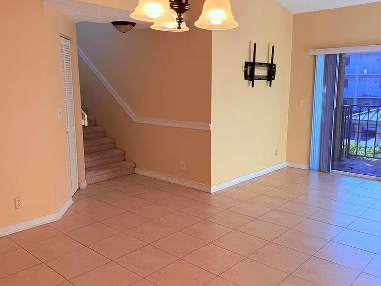 1040 Lake Shore Dr #204 — Photo 3