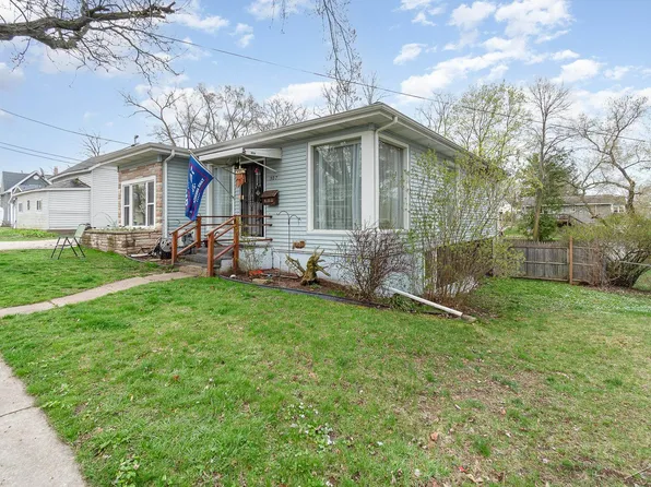 307 W 7th St, Clare, MI 48617