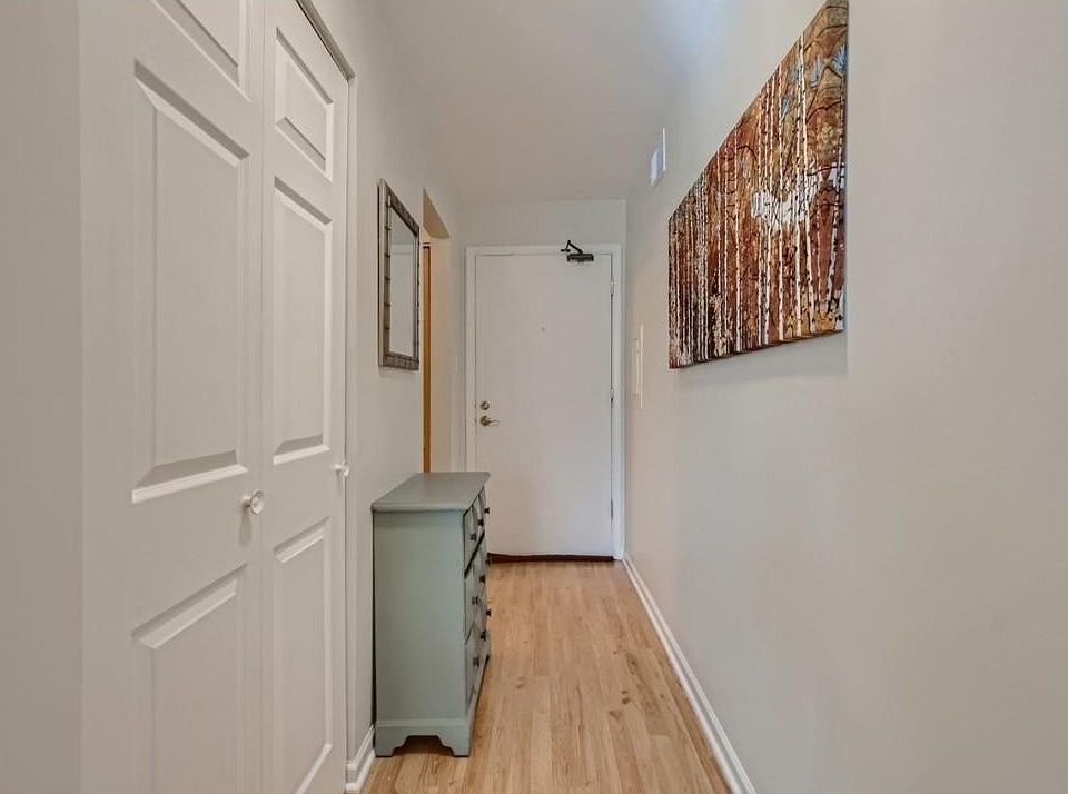 1st image of 675 Grove Dr APT 209