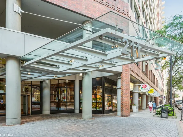 211 E Ohio St APT 1022, Chicago, IL 60611