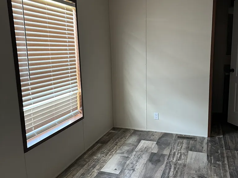 2300 Lafayette Ave #26 — Photo 5