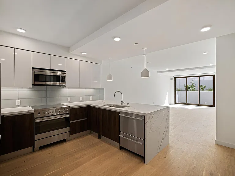 1335 Larkin St #203 — Photo 1