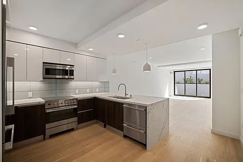 1335 Larkin St #203 Photo 1
