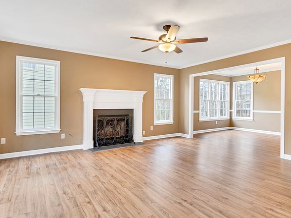 5th image of 4907 Farm Valley Dr NE