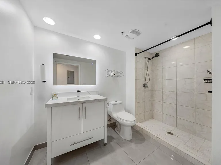 2775 NE 187th St #318 — Photo 22