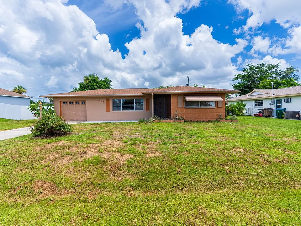 235 SE 45th St