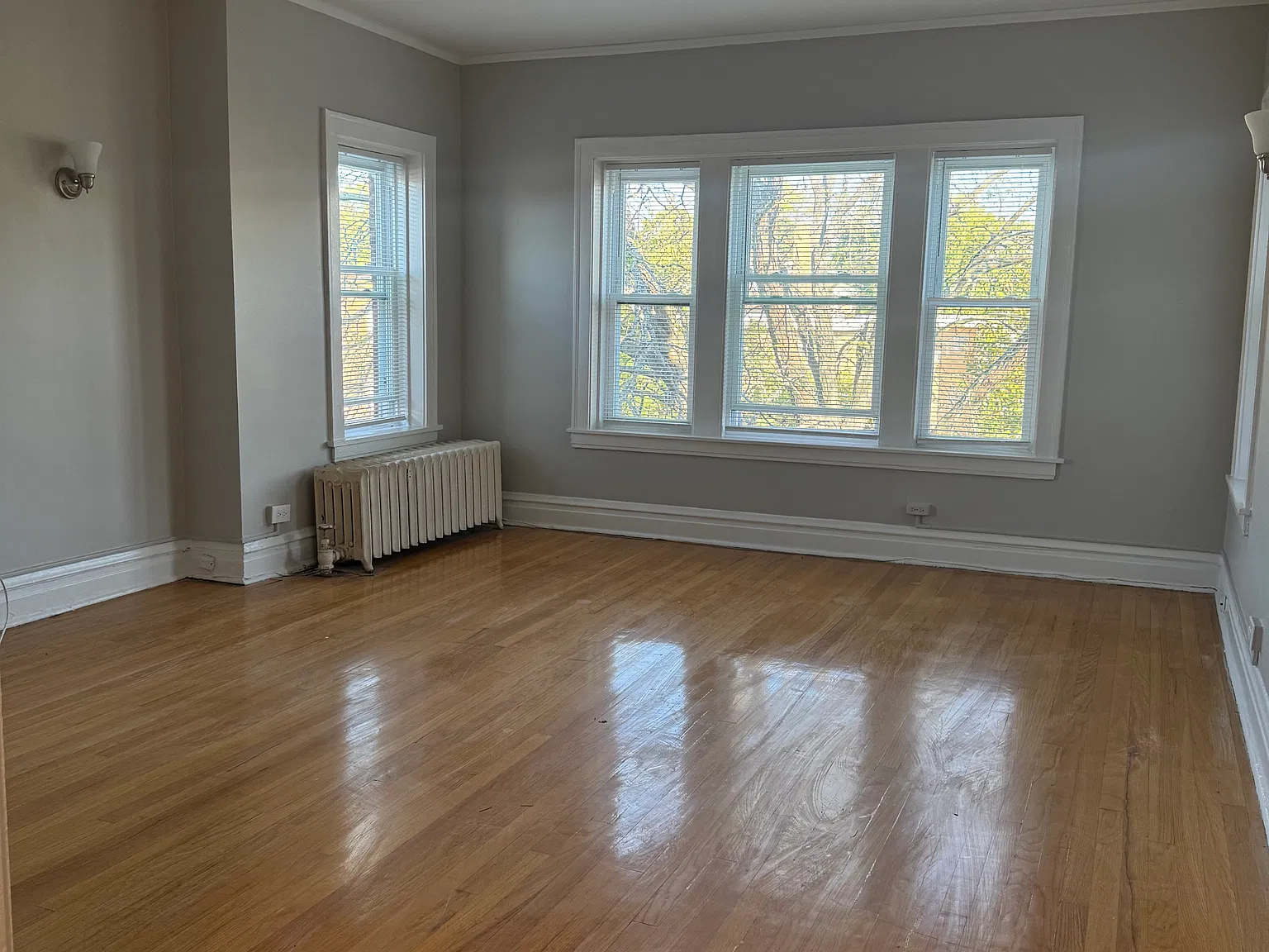332 Custer Ave — Photo 3