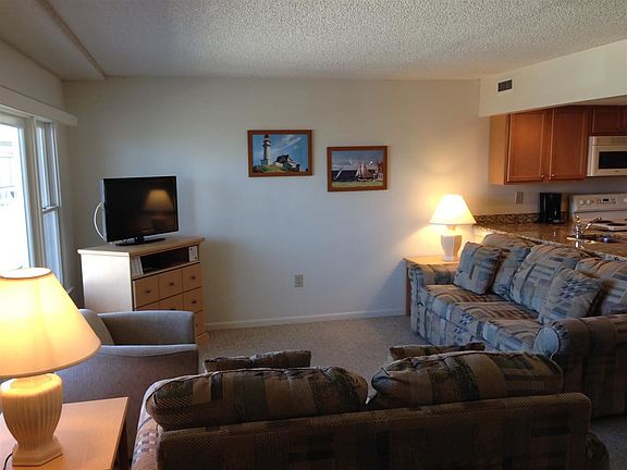 4th image of 217 Beach Ave #205