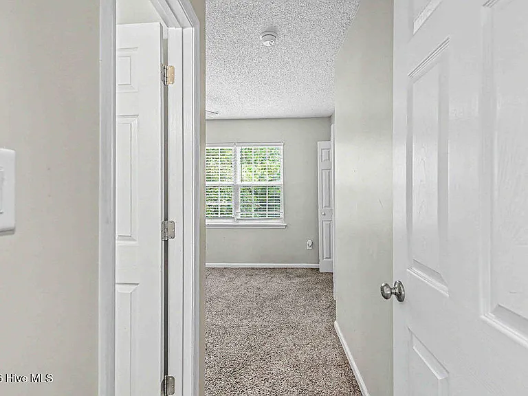 103 Meadowbrook Ln — Photo 19