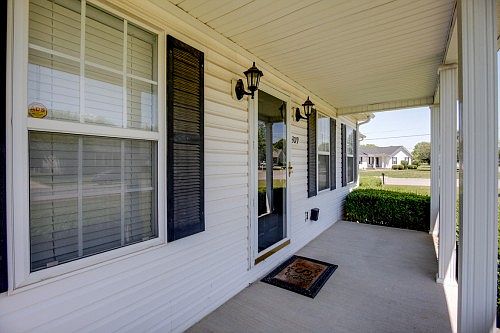 2nd image of 3019 Penny Ln